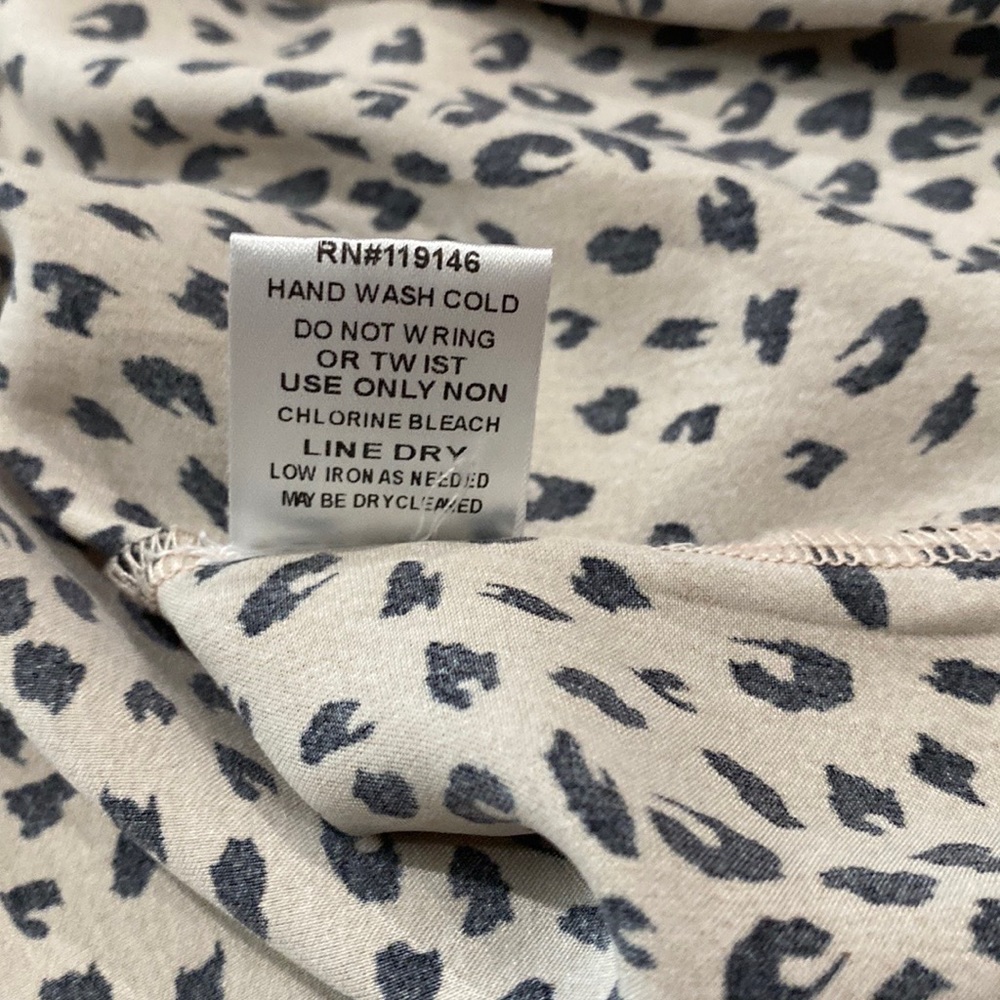 Jodifl Oversized Animal Print Top - Picture 8 of 8